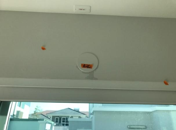 A ceiling with a fire alarm

AI-generated content may be incorrect.